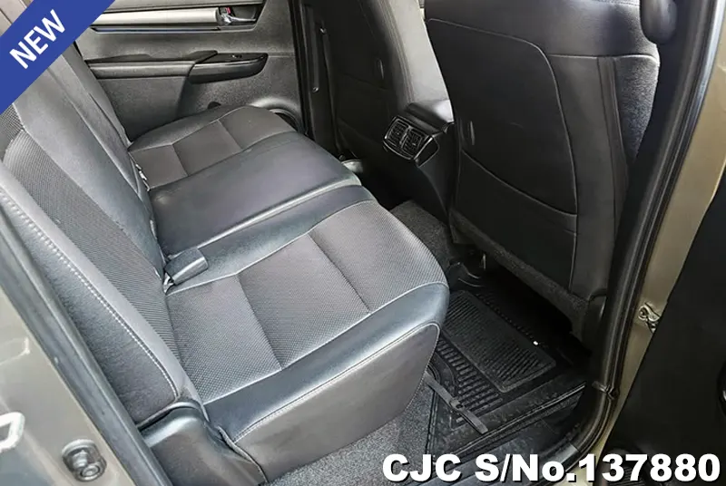 Toyota Hilux in Oxide Bronze Metallic for Sale Image 7