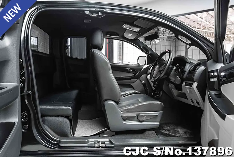 Isuzu D-Max in Black for Sale Image 9