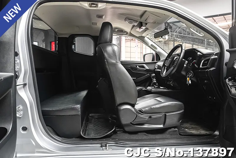 Isuzu D-Max in Silver for Sale Image 9