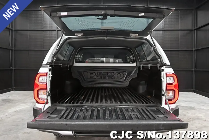 Toyota Hilux in White for Sale Image 5