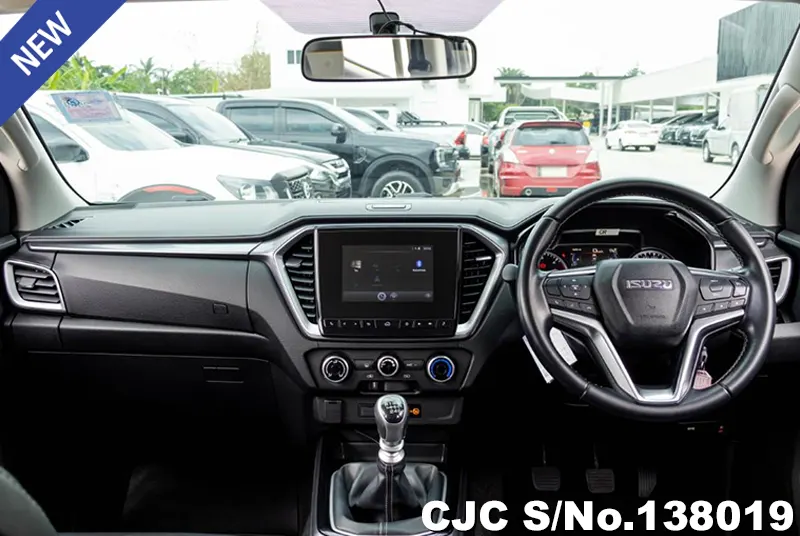Isuzu D-Max in White for Sale Image 8