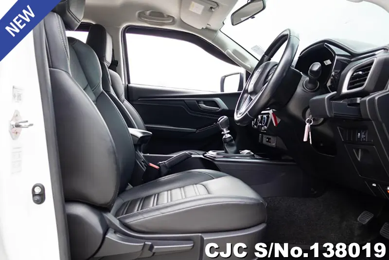 Isuzu D-Max in White for Sale Image 9