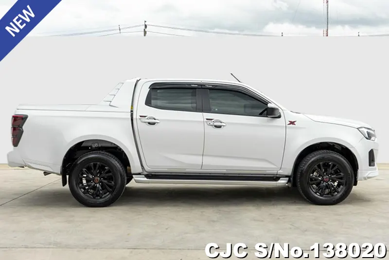 Isuzu D-Max in White for Sale Image 6
