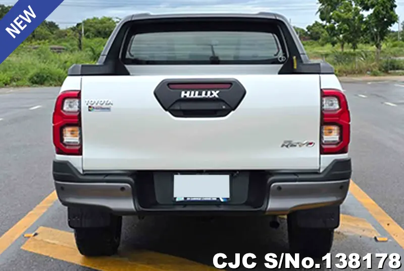 Toyota Hilux in White for Sale Image 5