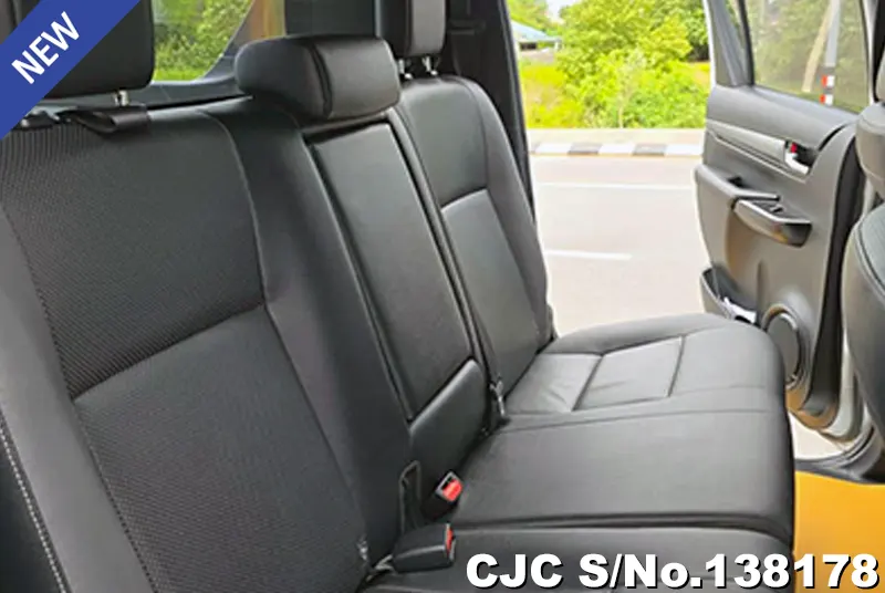 Toyota Hilux in White for Sale Image 13