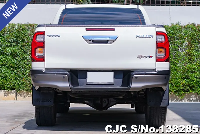 Toyota Hilux in White for Sale Image 5
