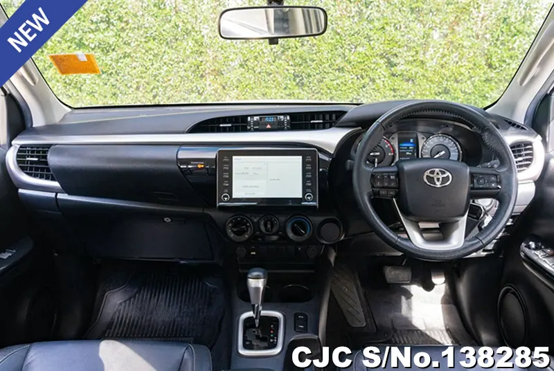 Toyota Hilux in White for Sale Image 8