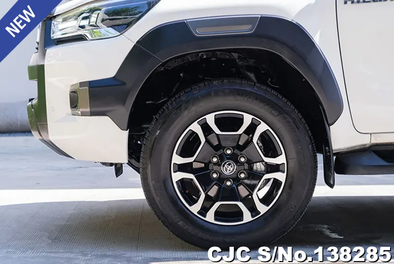 Toyota Hilux in White for Sale Image 15