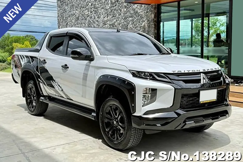 Mitsubishi Triton in White for Sale Image 0