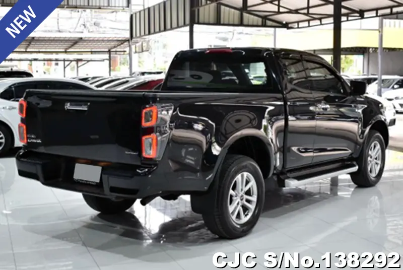 Isuzu D-Max in Black for Sale Image 1