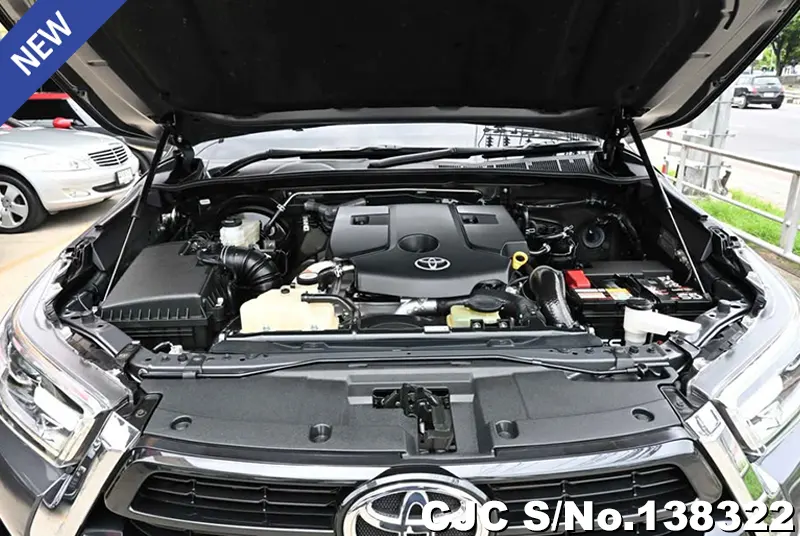 Toyota Hilux in Gray for Sale Image 12