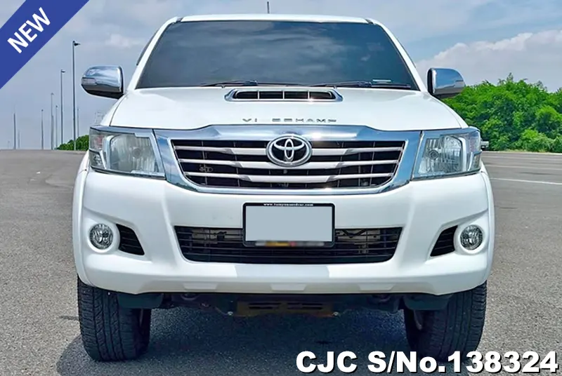 Toyota Hilux in White for Sale Image 4