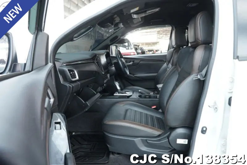 Isuzu D-Max in White for Sale Image 8