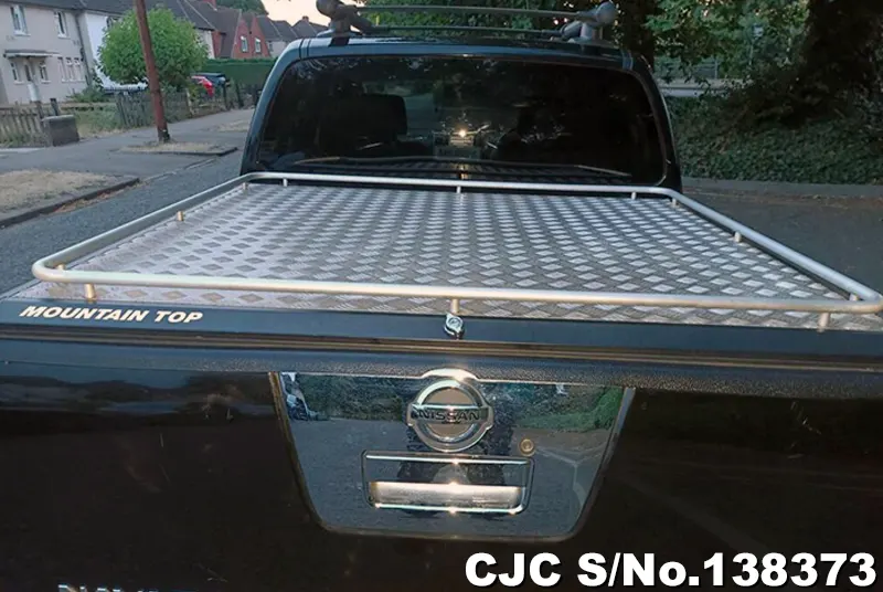 Nissan Navara in Black for Sale Image 8