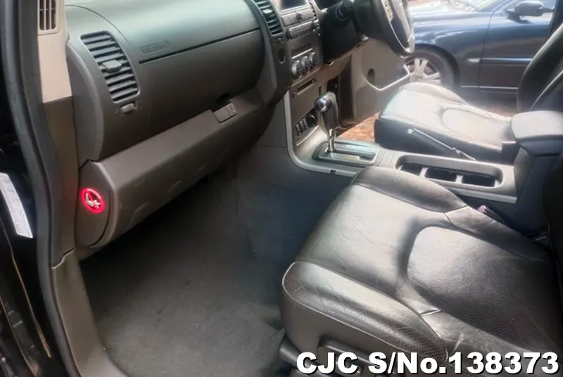 Nissan Navara in Black for Sale Image 11
