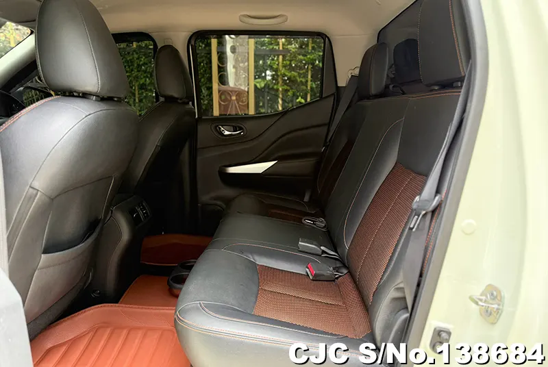 Nissan Navara in Black for Sale Image 10
