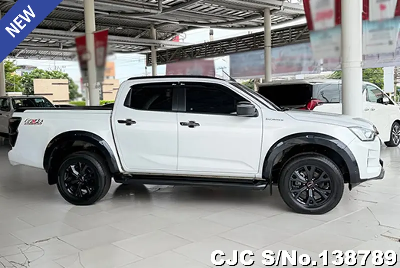 Isuzu D-Max in White for Sale Image 7