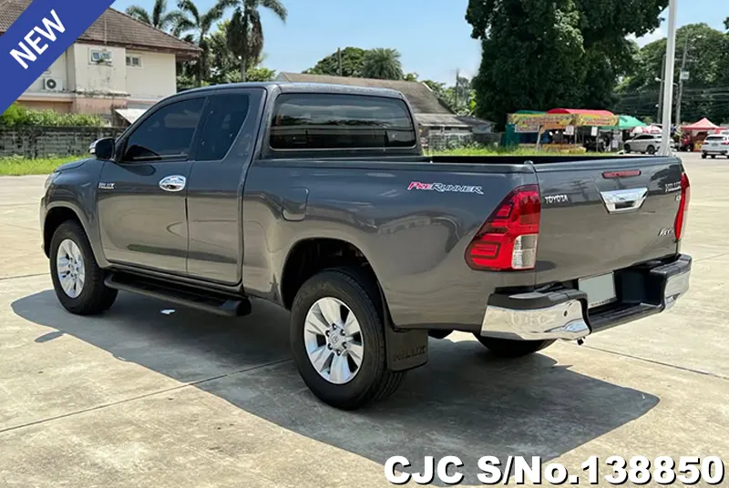 Toyota Hilux in Gray for Sale Image 1