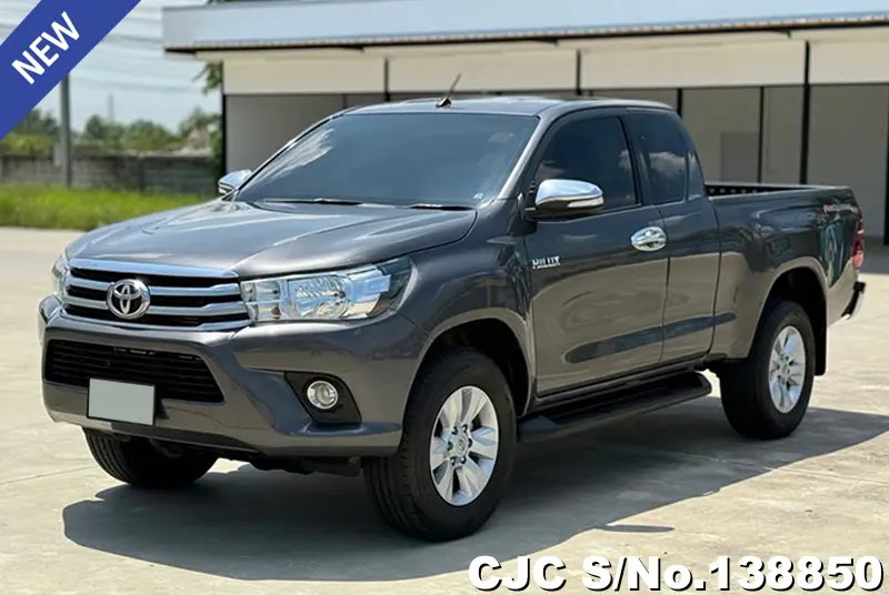 Toyota Hilux in Gray for Sale Image 3